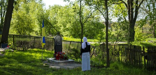 Na Ukrajině od začátku invaze zahynulo na 150.000 ruských vojáků, uvedl Séjourné